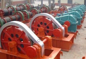 雙吊卷揚(yáng)式啟閉機(jī)