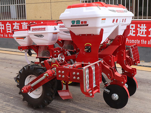 兩行免耕播種機側面